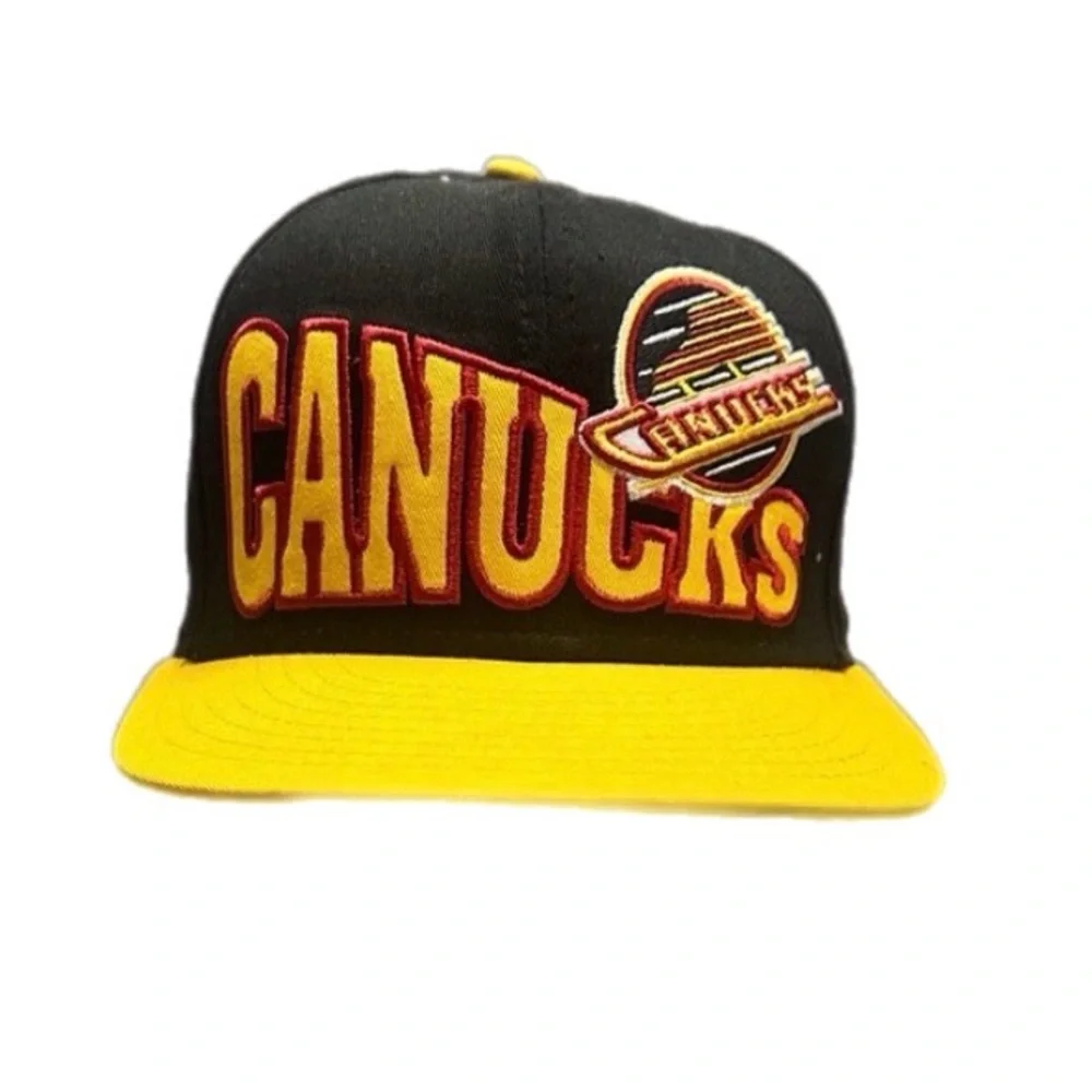 New Era- Men’s Vancouver Canucks Snapback Hat - Black and Yellow